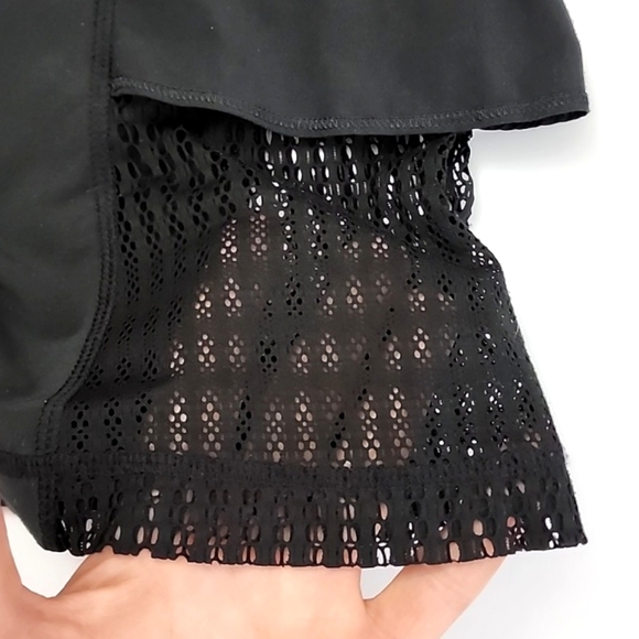 Lululemon Sun Runner Hybrid 1/4 Zip Pullover Top Black Grey Ruffle Mesh Size 8 - Picture 12 of 16